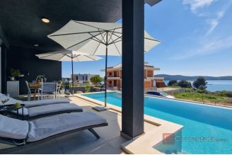 018 1021 67 Medulin villa with sea view for sale