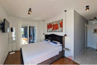 018 1021 67 Medulin villa with sea view for sale