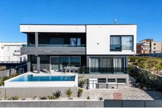 018 1021 67 Medulin villa with sea view for sale