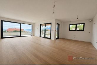 008 1021 68 Rijeka modern apartment with pool and sea view for sale