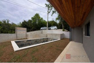 008 1021 68 Rijeka modern apartment with pool and sea view for sale