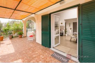 013 2044 91 Rogoznica Detached house with two apartments for sale