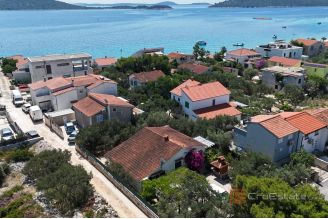 013 2044 91 Rogoznica Detached house with two apartments for sale