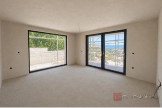 007 1021 69 Opatija apartment with pool and sea view for sale