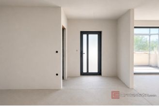 007 1021 69 Opatija apartment with pool and sea view for sale