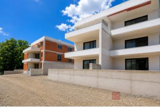 007 1021 69 Opatija apartment with pool and sea view for sale