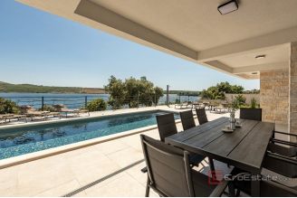 019 2022 498 near zadar modern villa first row to the sea for sale