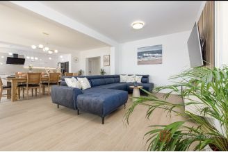 019 2022 498 near zadar modern villa first row to the sea for sale