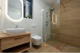 019 2022 498 near zadar modern villa first row to the sea for sale