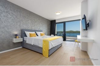 019 2022 498 near zadar modern villa first row to the sea for sale