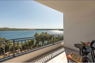 019 2022 498 near zadar modern villa first row to the sea for sale