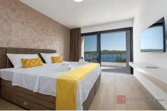 019 2022 498 near zadar modern villa first row to the sea for sale