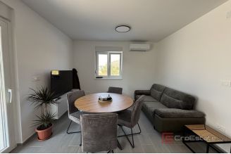 013 2035 396 Trogir Modern two bedroom apartment for rent
