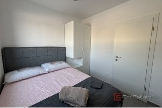 013 2035 396 Trogir Modern two bedroom apartment for rent