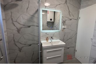 013 2035 396 Trogir Modern two bedroom apartment for rent