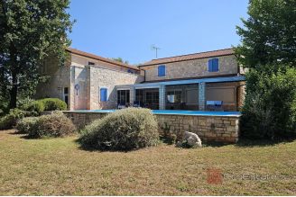 015 1014 61 Porec villa with pool and complete privacy for sale