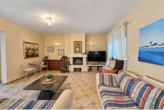 015 1014 61 Porec villa with pool and complete privacy for sale