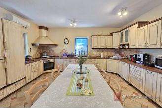 015 1014 61 Porec villa with pool and complete privacy for sale
