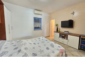 015 1014 61 Porec villa with pool and complete privacy for sale
