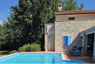 015 1014 61 Porec villa with pool and complete privacy for sale