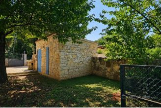 015 1014 61 Porec villa with pool and complete privacy for sale