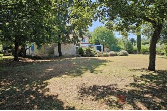 015 1014 61 Porec villa with pool and complete privacy for sale
