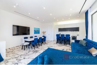 019 2052 132 Ploce Villa by the sea for sale