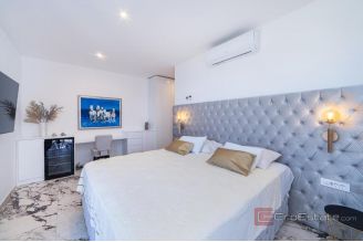 019 2052 132 Ploce Villa by the sea for sale