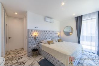 019 2052 132 Ploce Villa by the sea for sale