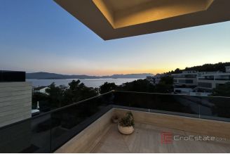 019 2052 132 Ploce Villa by the sea for sale