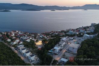 019 2052 132 Ploce Villa by the sea for sale