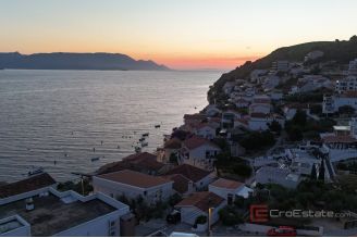 019 2052 132 Ploce Villa by the sea for sale
