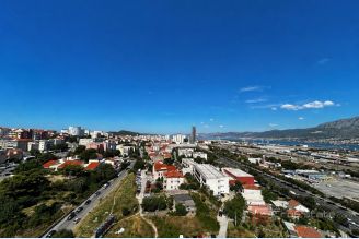 001 2052 133 Split Kman three bedroom apartment with sea view for sale