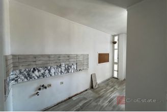 010 2052 133 Split Kman three bedroom apartment with sea view for sale