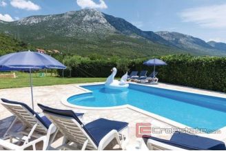 016 5534 30 Metkovic stone villa with pool surrounded by nature for sale