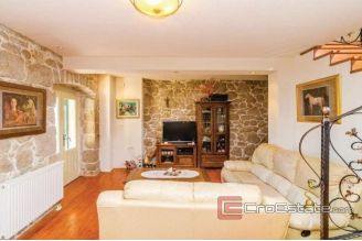 016 5534 30 Metkovic stone villa with pool surrounded by nature for sale