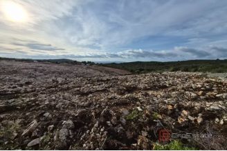 004 5535 30 Solta attractive agricultural land for sale