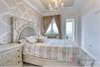 011 5536 30 Opatija luxury apartment in a villa with pool for sale
