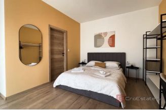 008 1021 75 Medulin modern house with pool and terrace for sale