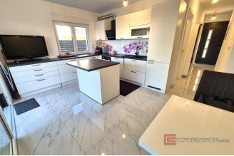 015 1021 76 Krk Modern house with pool for sale