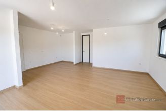 006 1033 06 Zadar Luxury apartment with private pool for sale
