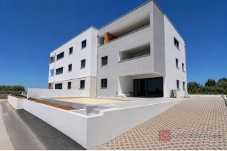006 1033 06 Zadar Luxury apartment with private pool for sale