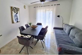 010 2121 02 makarska two bedroom apartment with sea view for sale