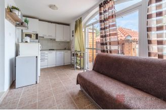 009 2121 03 island brac semi detached house near the sea for sale