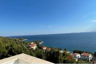 001 5539 30 Murter Two apartments with a sea view and a pool for sale