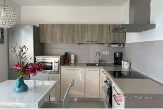 014 5539 30 Murter Two apartments with a sea view and a pool for sale