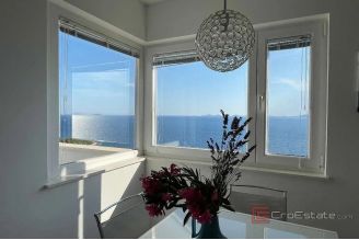 014 5539 30 Murter Two apartments with a sea view and a pool for sale