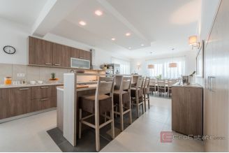 019 2056 23 Zadar Resort with eight detached villas for sale