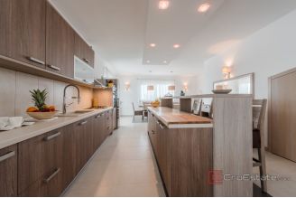 019 2056 23 Zadar Resort with eight detached villas for sale