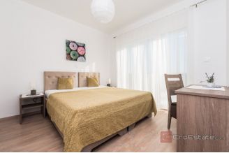 019 2056 23 Zadar Resort with eight detached villas for sale